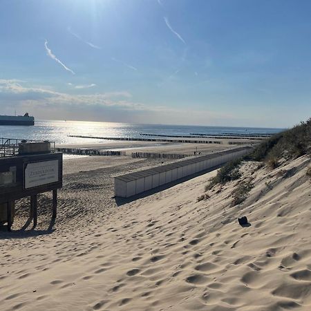Luxe Tiny House Incl Jacuzzi En Strandhuisje In Zomerseizoen Meliskerke Buitenkant foto