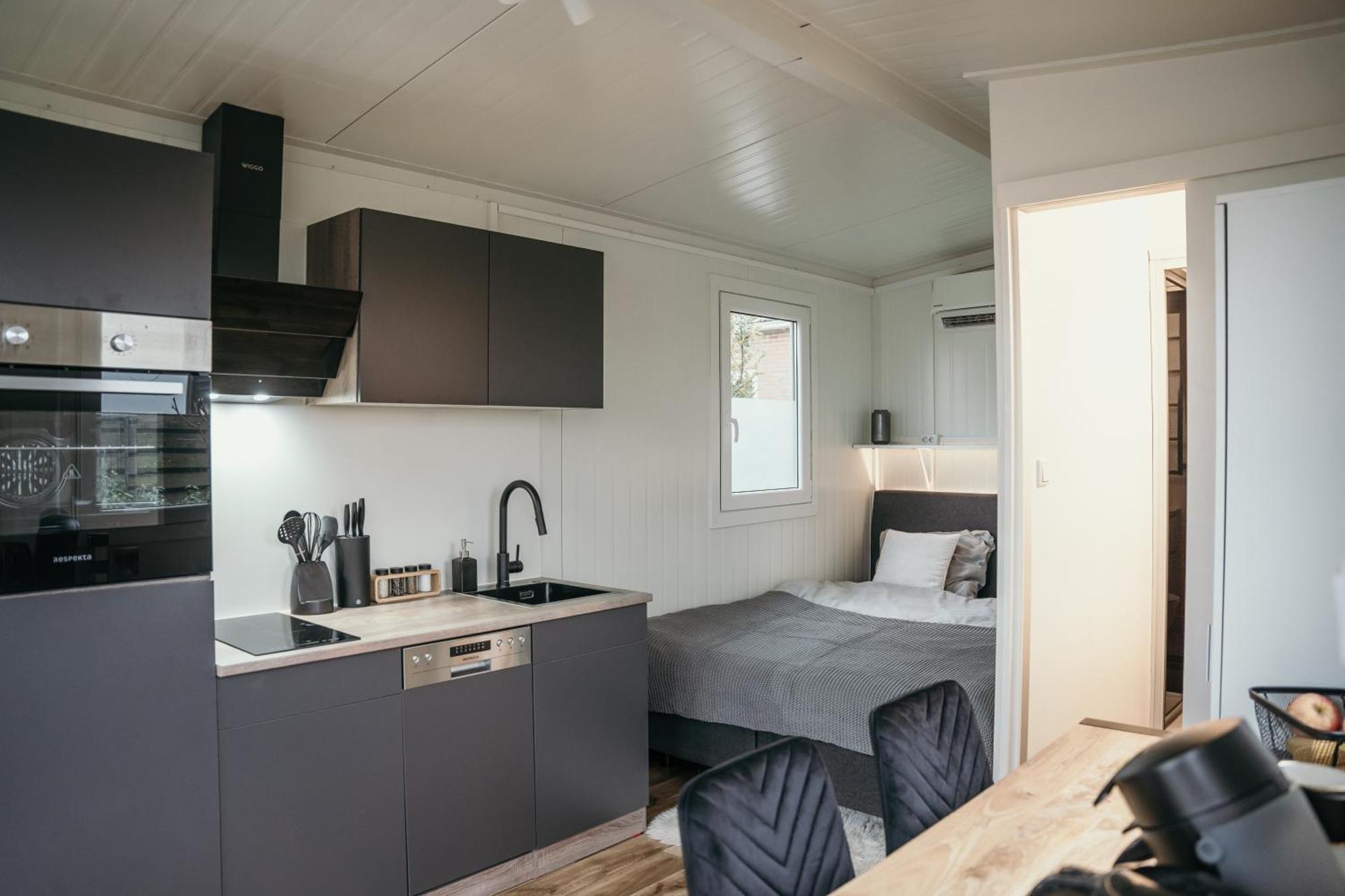 Luxe Tiny House Incl Jacuzzi En Strandhuisje In Zomerseizoen Meliskerke Buitenkant foto