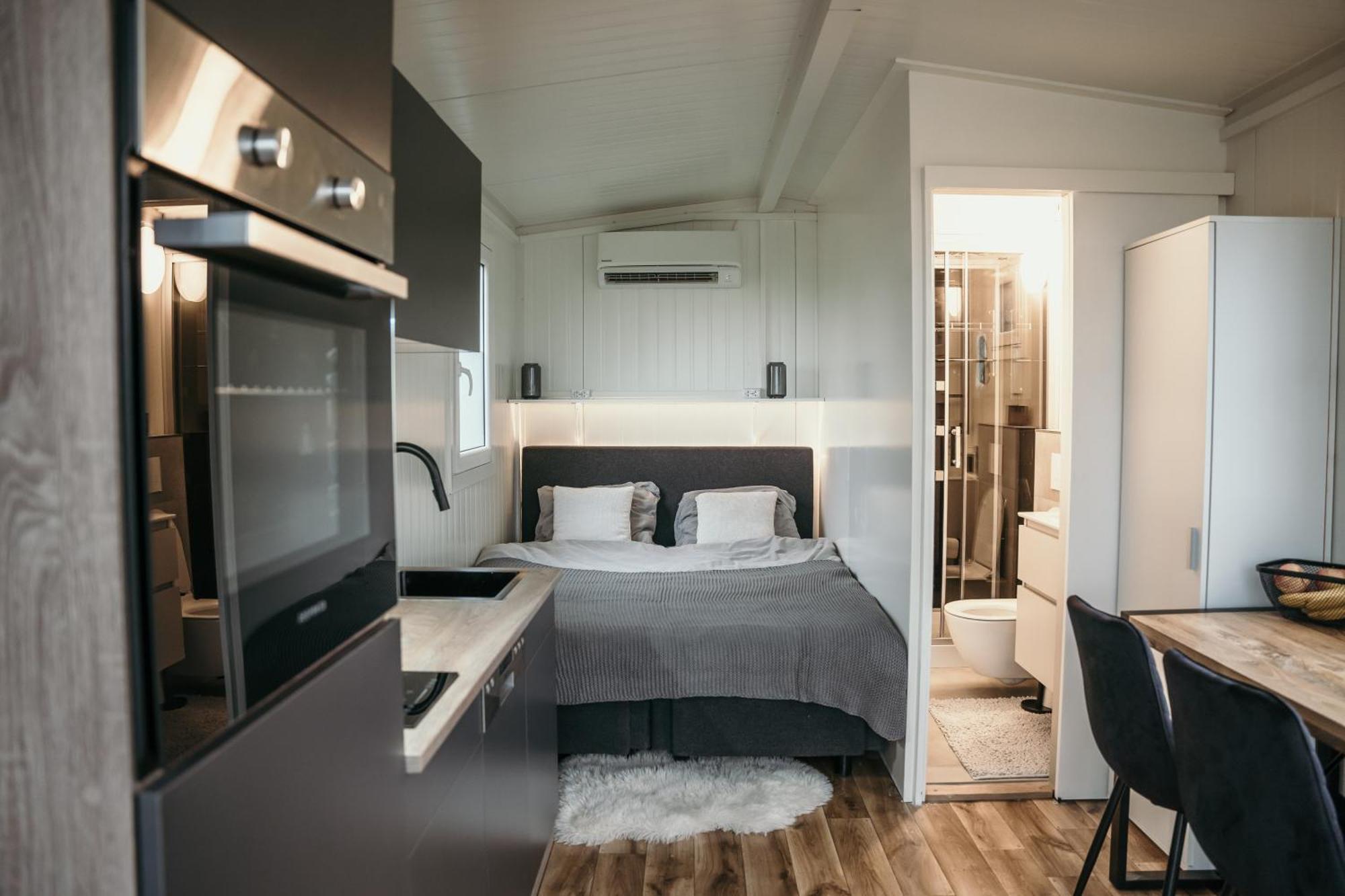 Luxe Tiny House Incl Jacuzzi En Strandhuisje In Zomerseizoen Meliskerke Buitenkant foto
