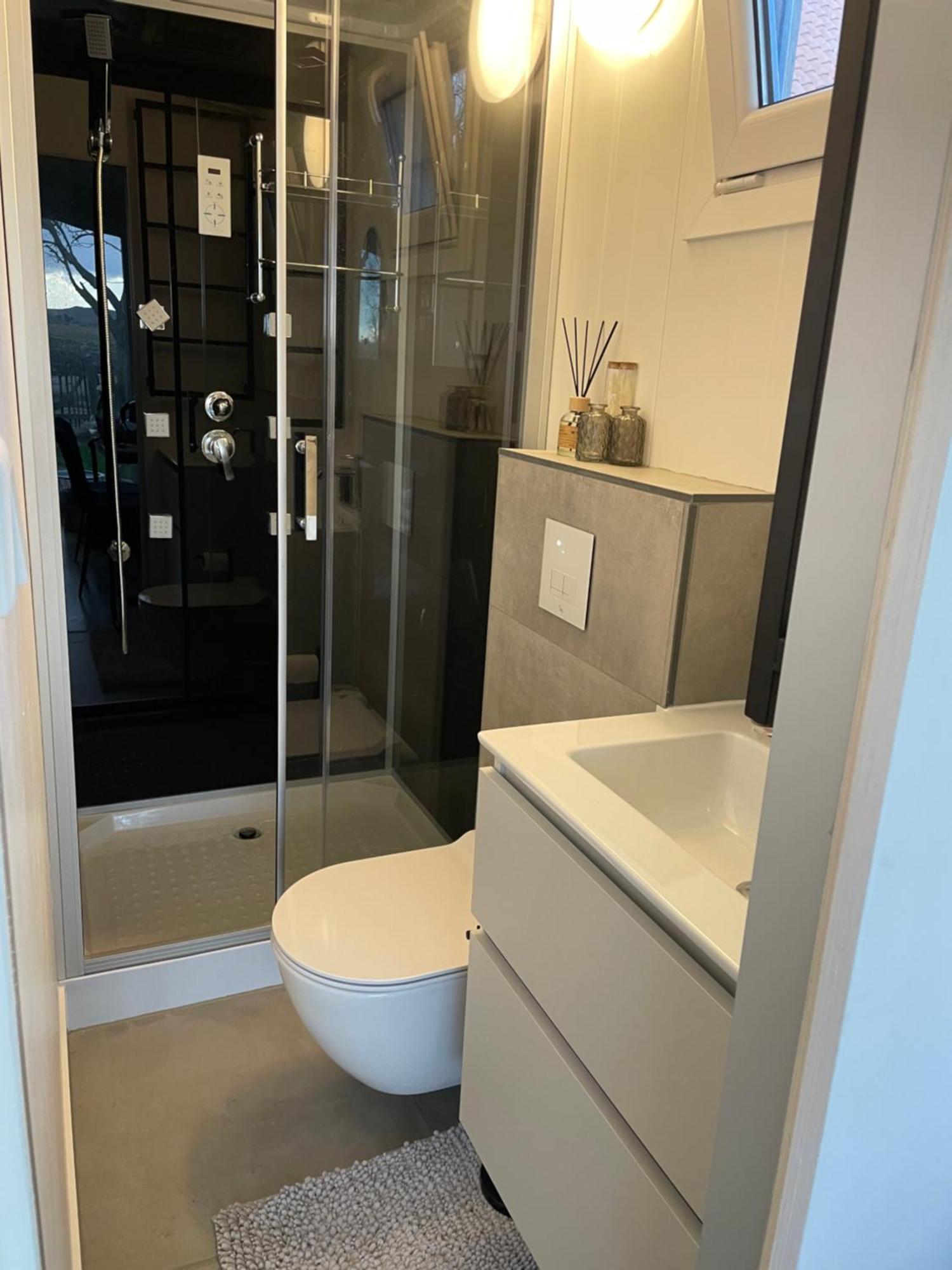 Luxe Tiny House Incl Jacuzzi En Strandhuisje In Zomerseizoen Meliskerke Buitenkant foto